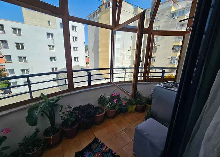 Karafili Apartman *